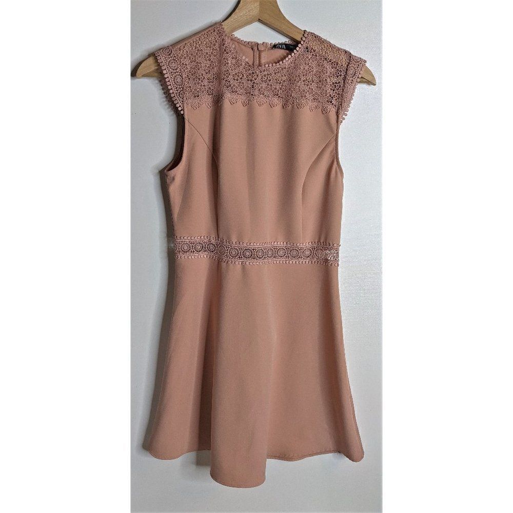 ZARA | Contrasting lace dress